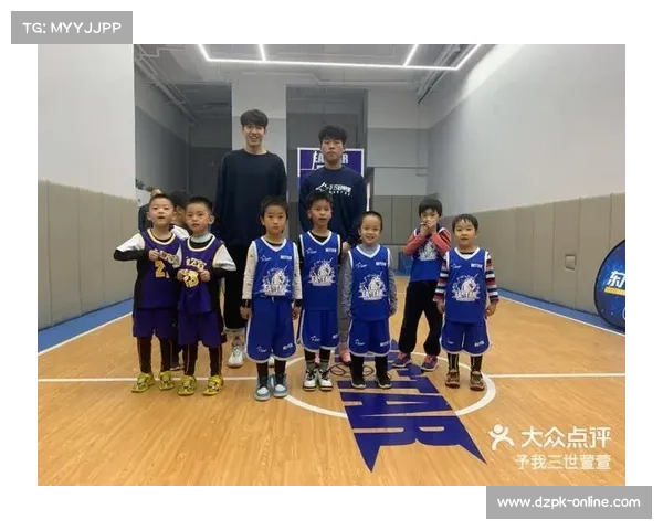 萧华现场观战G1赛后称两队展现篮球未来潜力无穷 萧华现场观战G1赛后称两队展现篮球未来潜力无穷